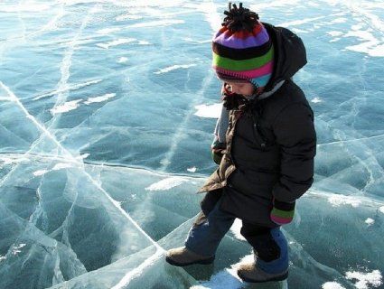 Як поводитися на льоду, щоб не втрапити в біду
