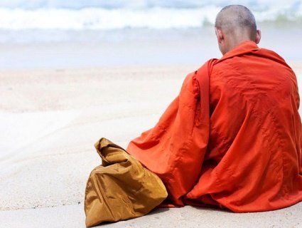 Буддистського ченця застукали за крадіжкою жіночих трусиків