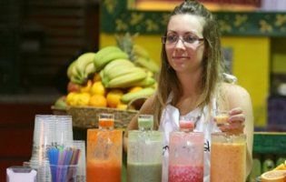 Розповіли про небезпеку фруктового соку