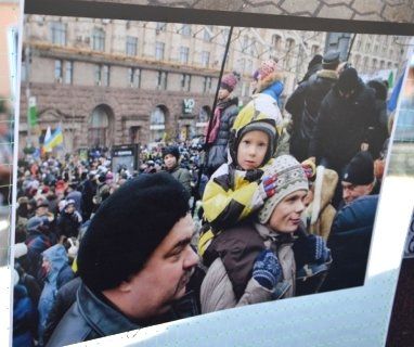Символи Майдану: події дитячими очима (вражаючі фото)