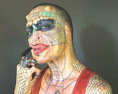 Хвора на ВІЛ перетворилася в жінку-дракона