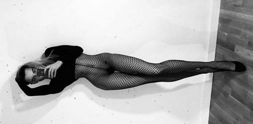 «Безкінечні» ноги шведської моделі зробили її зіркою «Інстаграму»