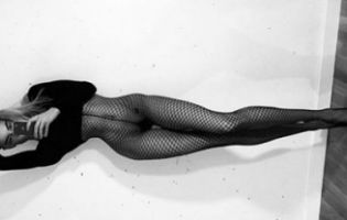 «Безкінечні» ноги шведської моделі зробили її зіркою «Інстаграму»
