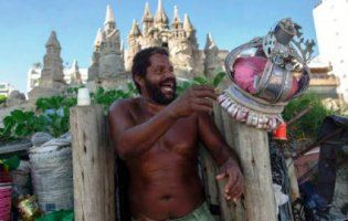 Бразильський безхатько 22 роки живе у королівському замку