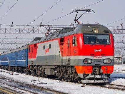 Встановили особи пари, яка, обнявшись, кинулася під потяг