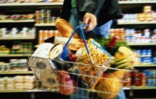 Смачного, українці: м’ясо з антибіотиками, а в молоці - технічний жир