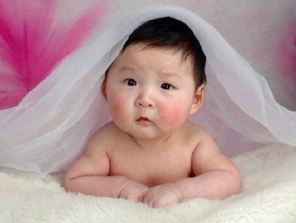 У Китаї хлопчик народився через чотири роки після загибелі батьків