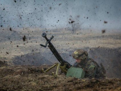 У зоні АТО напружена ситуація: через обстріли постраждали українські військові, один загинув