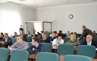 У Луцьку таки дозволили встановити біля недобудованого храму квітковий кіоск