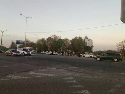 У Львові п’яні вболівальники побили водія маршрутки
