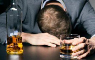 Лікарі, юристи та вчителі частіше вживають алкоголь