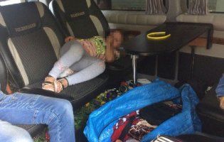 Дівчинку приховали між сумками і намагалися вивезти з України (відео)