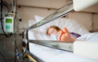 Батьки поїли дитину пивом та заспокійливими засобами