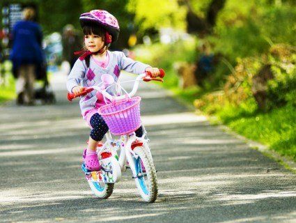 6 травня відзначають День благословення велосипедів