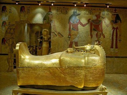 Гробниця цариці Нефертіті досі не знайдена