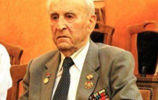 Найстаршому практикуючому лікарю України - 100 років