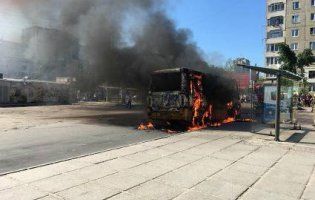 У Львові загорілася маршрутка прямо під час рейсу (фото, відео)