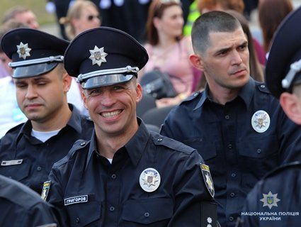 Українська «Поліцейська академія» показала перших випускників