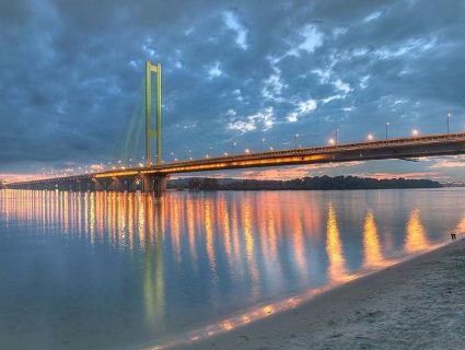 У Києві в Дніпрі люди побачили труп