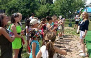 «Всі ми родом з дитинства»: у Луцьку в розпалі дитячий фестиваль добра