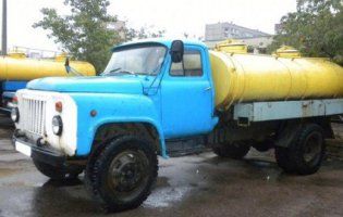 На Полтавщині поліція пів години переслідувала п’яничку на молоковозі