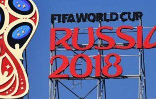 Зірок світового футболу «змусили» вкрасти кубок чемпіонату світу (відео)