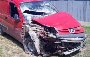 23-річний п’яничка вкрав авто, розбив його та втік з місця аварії