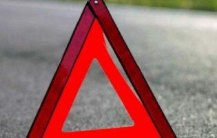 Розшукують винуватця ДТП, який втік залишивши у авто поранену пасажирку