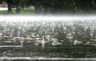 Через негоду без світла в Україні залишилося сім областей