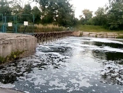 На Харківщині водолази дістали з річки тіло хлопчика