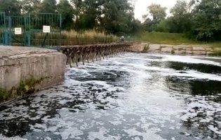 На Харківщині водолази дістали з річки тіло хлопчика