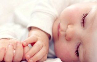 Перші миті: народження малюка (відео)