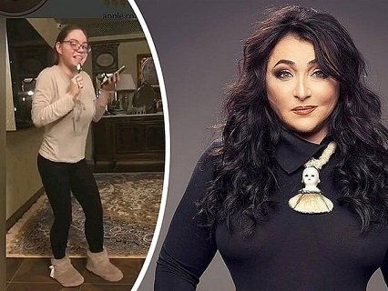 Випускний доньки по скайпу: скандальну Лоліту не пустили в Україну