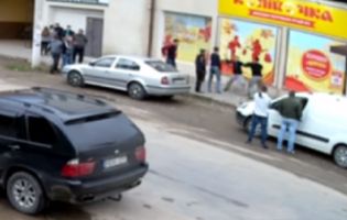 На Івано-Франківщині таксисти ділили територію з битою і пістолетом