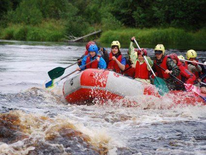 Угорські туристи ледь не стали жертвами закарпатської річки