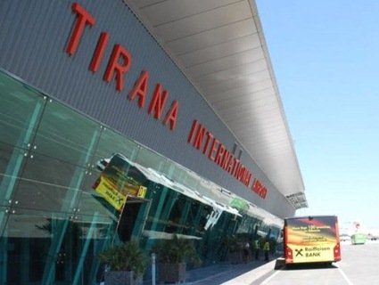 200 українців, які застрягли в аеропорту Албанії вилетіли додому