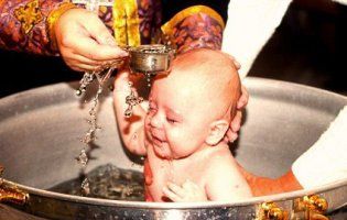 Що мають знати і робити хрещені батьки