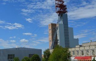 На Волині частина шахтарів, піднявшись з копальні написали заяви на звільнення