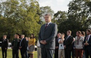 Роковини Волинської трагедії: Порошенко їде в Польщу, а потім – на Волинь