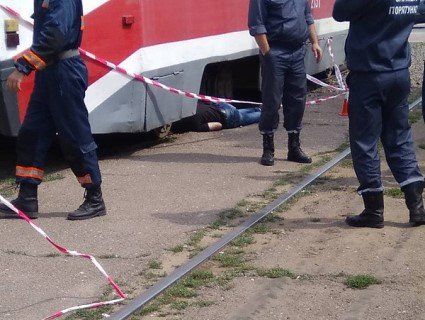 Смерть на рейках: в Миколаєві під колесами трамвая загинув молодий чоловік