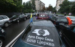 Водії на «євробляхах» заблокували центр Києва