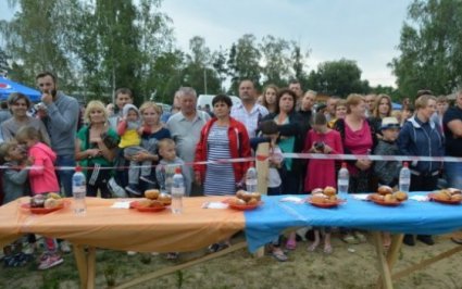 На Волині вперше пройшов фестиваль пончиків у селі Світязь (фото)