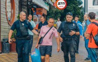 В Києві продавець шаурми рубанув клієнта мачете