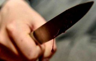 У Києві поляк зарізав чоловіка і накинувся з ножем на жінку