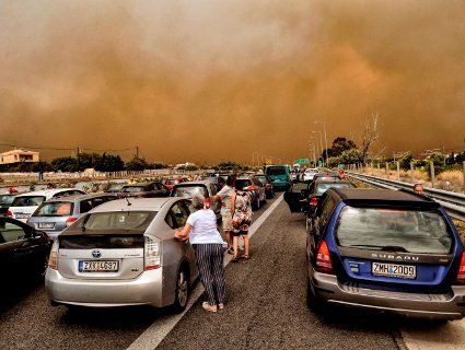 Лісові пожежі в Греції: люди згорають заживо у власних будинках і автомобілях (фото)