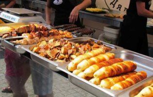У Луцьку триває другий день фестивалю їжі (фото)