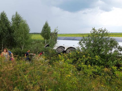 На Волині у ДТП потрапив автобус з білорусами, які їхали на відпочинок у Болгарію (фото)