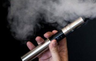 Депутати дбають за здоров’я українців: пропонують ввести акциз на електронні сигарети