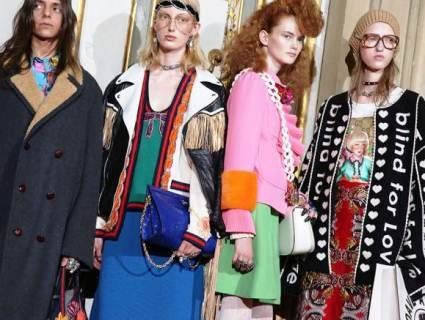 Голе тіло, яскравий макіяж, високі підбори: сексуальний одяг вийшов з моди