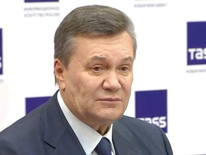 У Криму Віктору Януковичу встановили пам’ятник на кладовищі (фото)